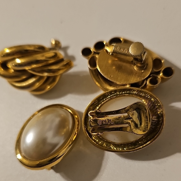 Kenneth Jay Lane Gold and Cream Earrings - Picture 2 of 5